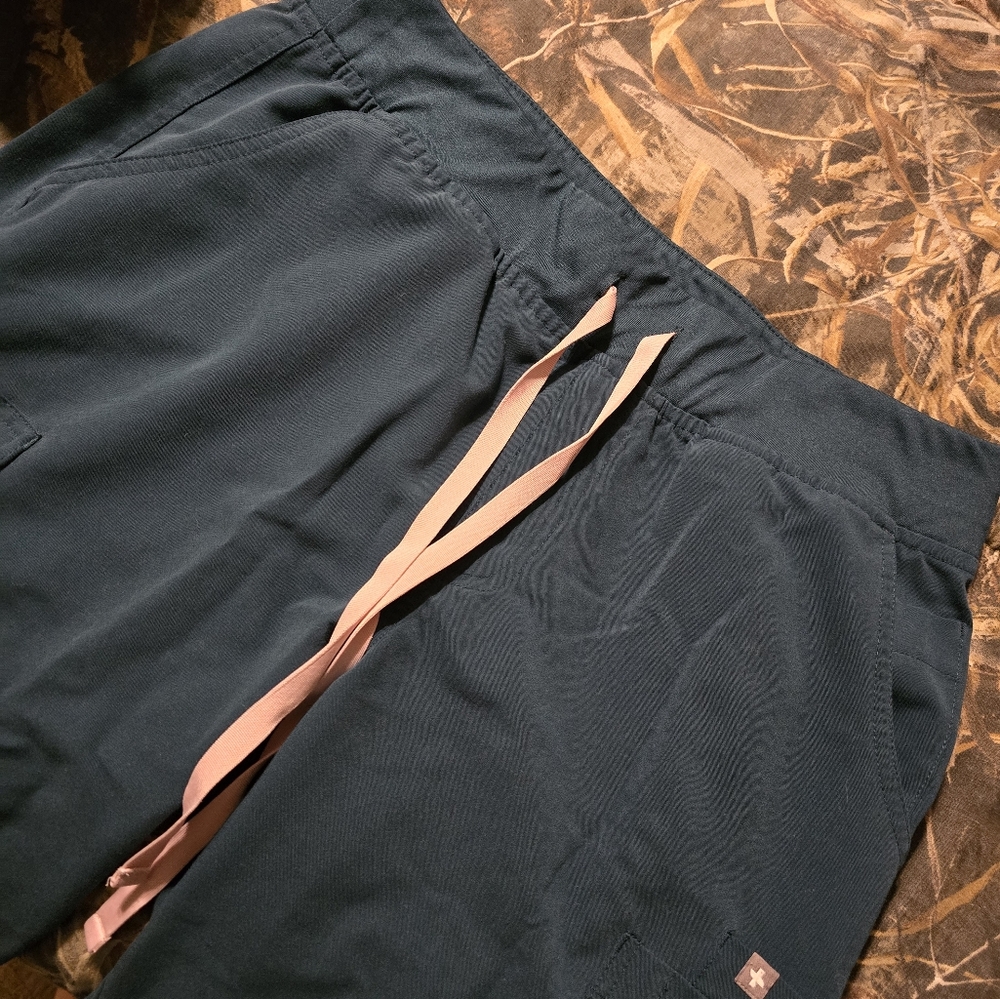 Figs size sm top and LG bottom